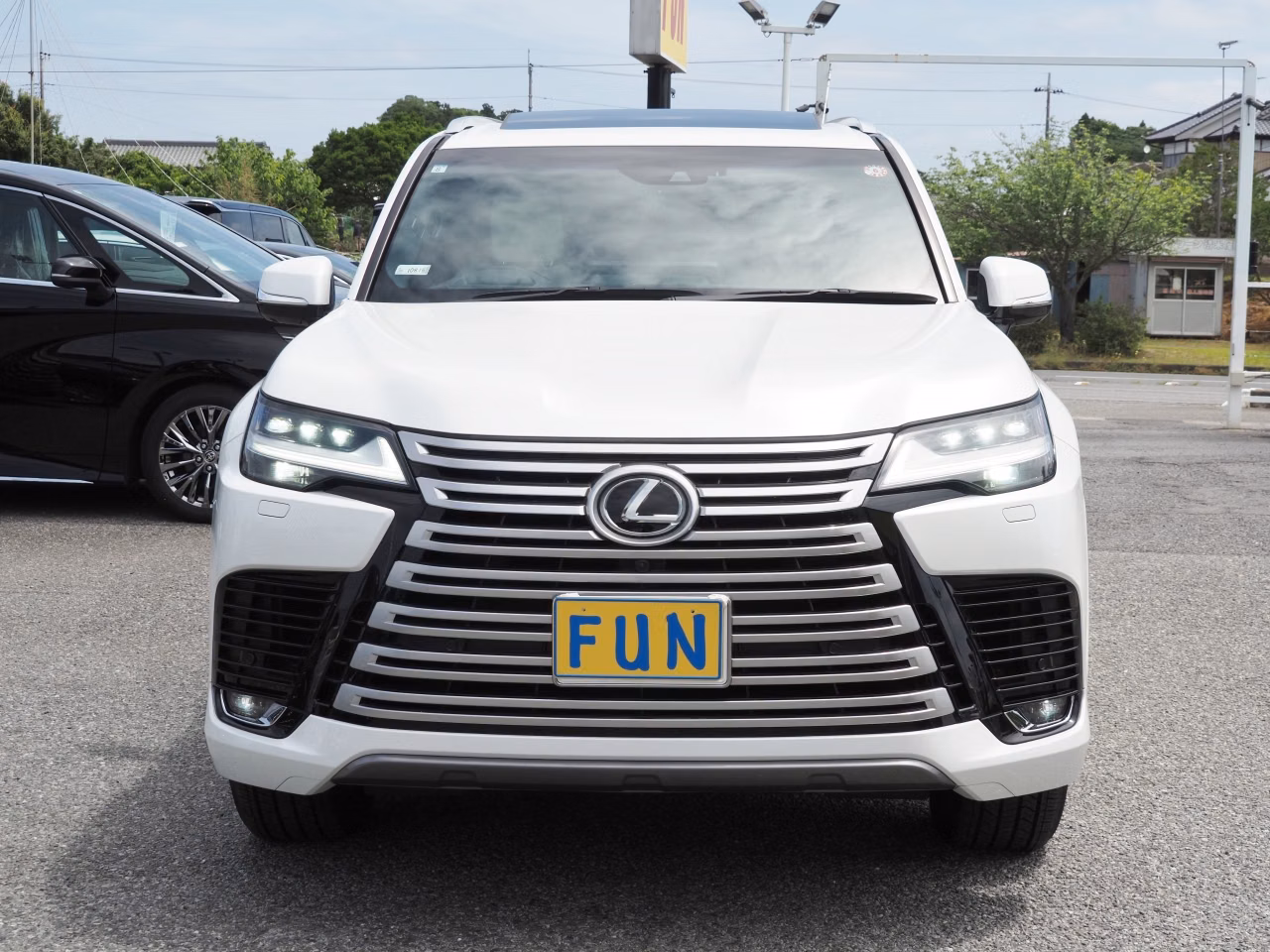 LEXUS LX600