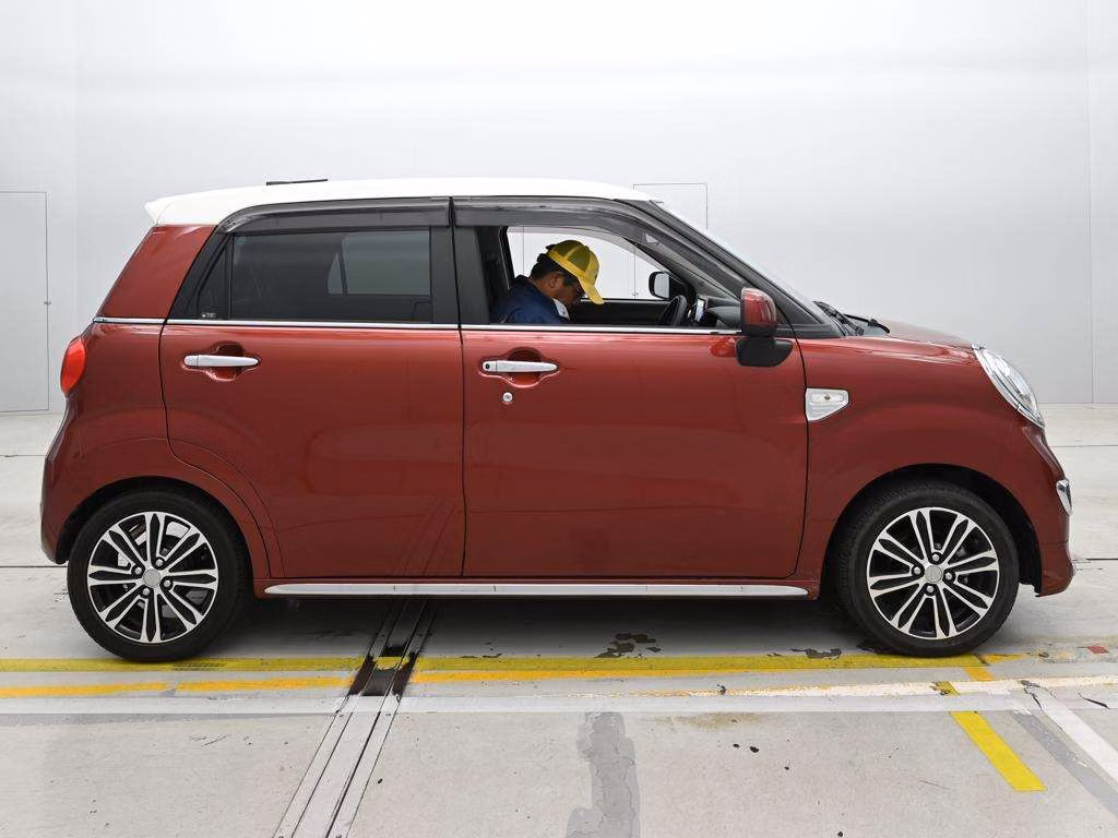 DAIHATSU CAST