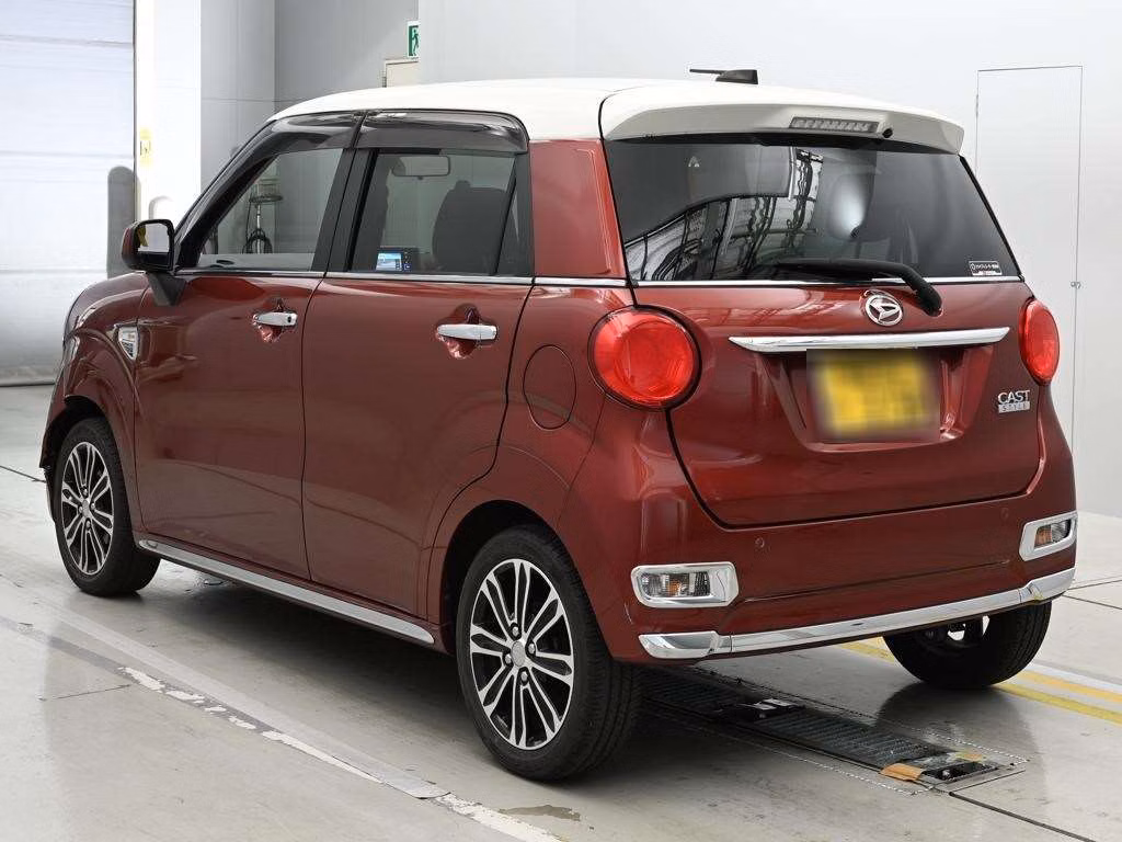 DAIHATSU CAST