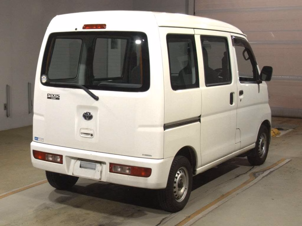 TOYOTA PIXIS VAN