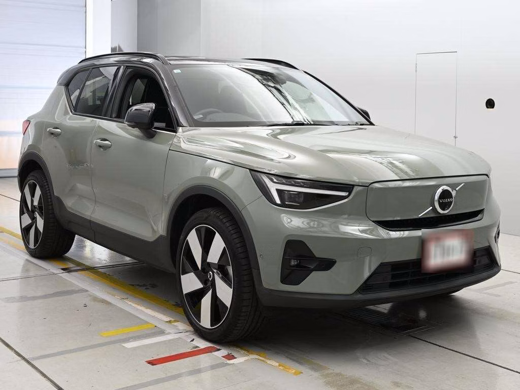 VOLVO EX40