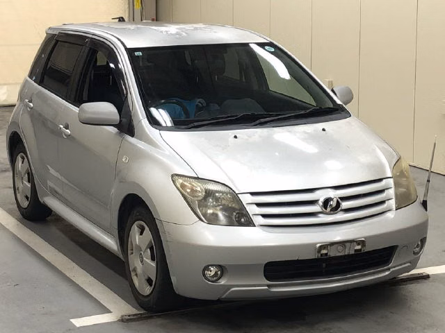 TOYOTA IST