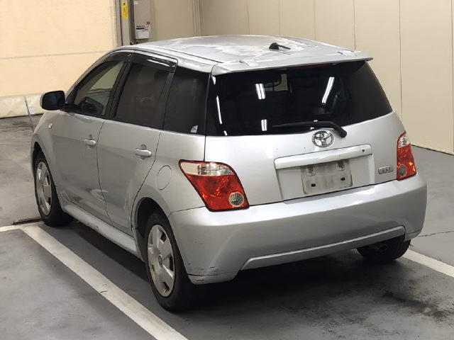 TOYOTA IST