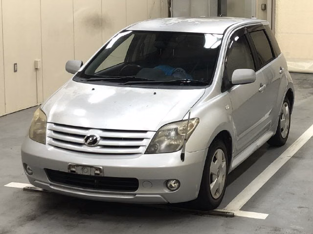 TOYOTA IST
