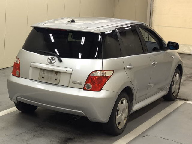 TOYOTA IST