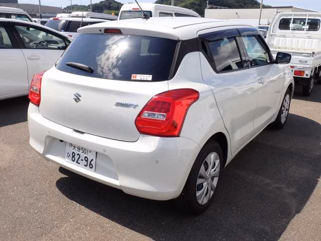 SUZUKI SWIFT