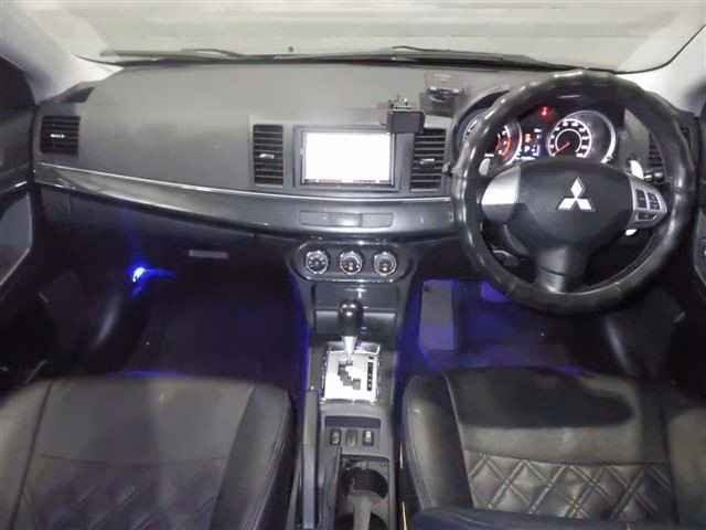 MITSUBISHI LANCER