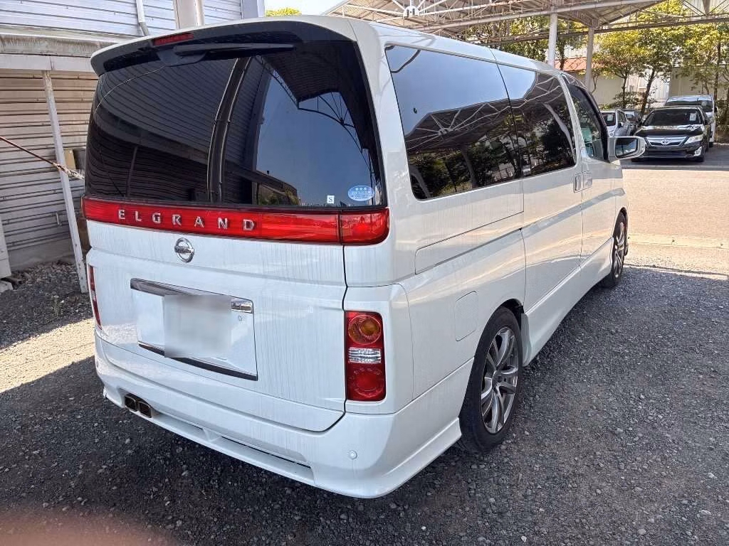 NISSAN ELGRAND