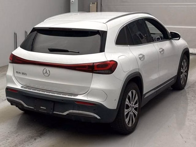 MERCEDES-BENZ EQA