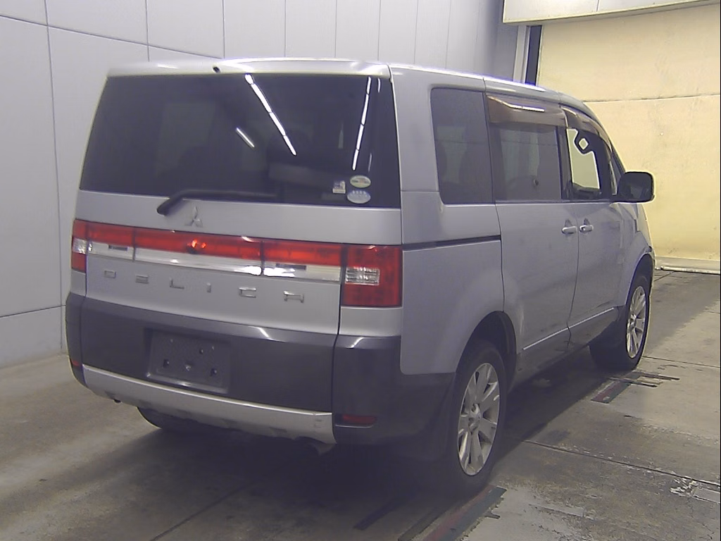 MITSUBISHI DELICA D:5