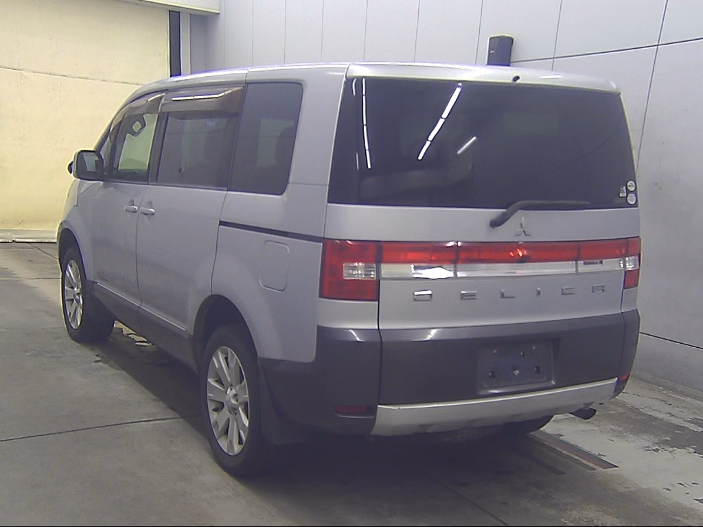 MITSUBISHI DELICA D:5