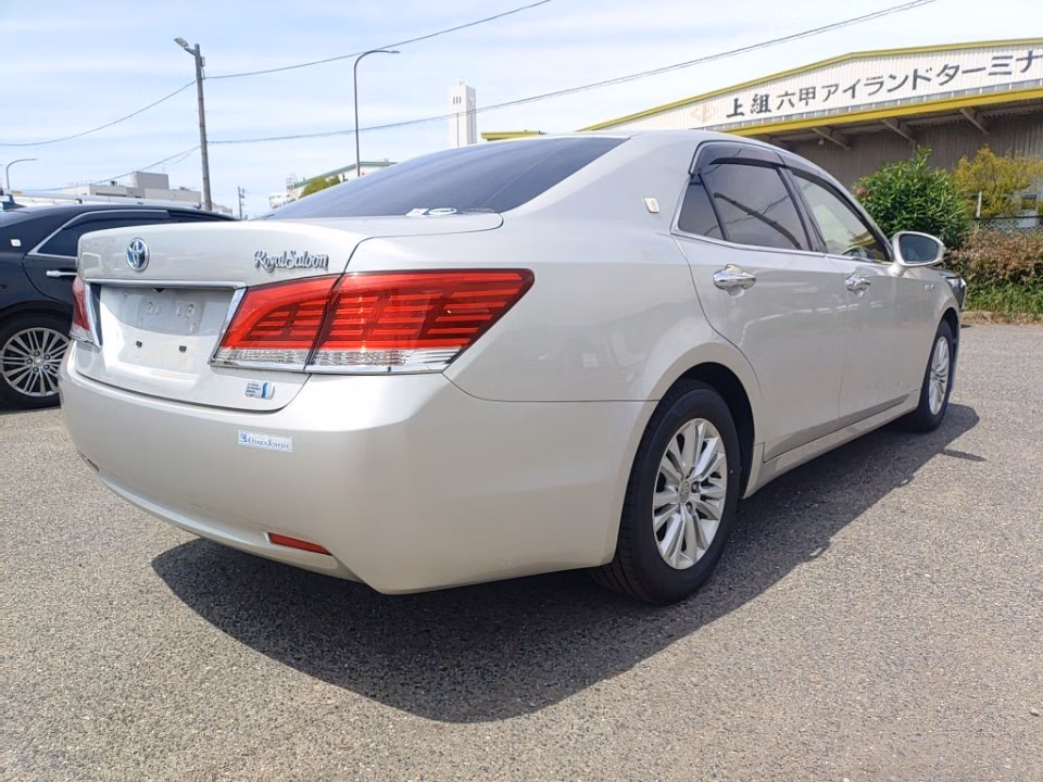 TOYOTA CROWN