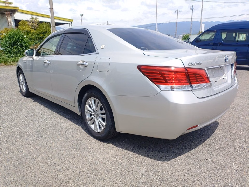 TOYOTA CROWN