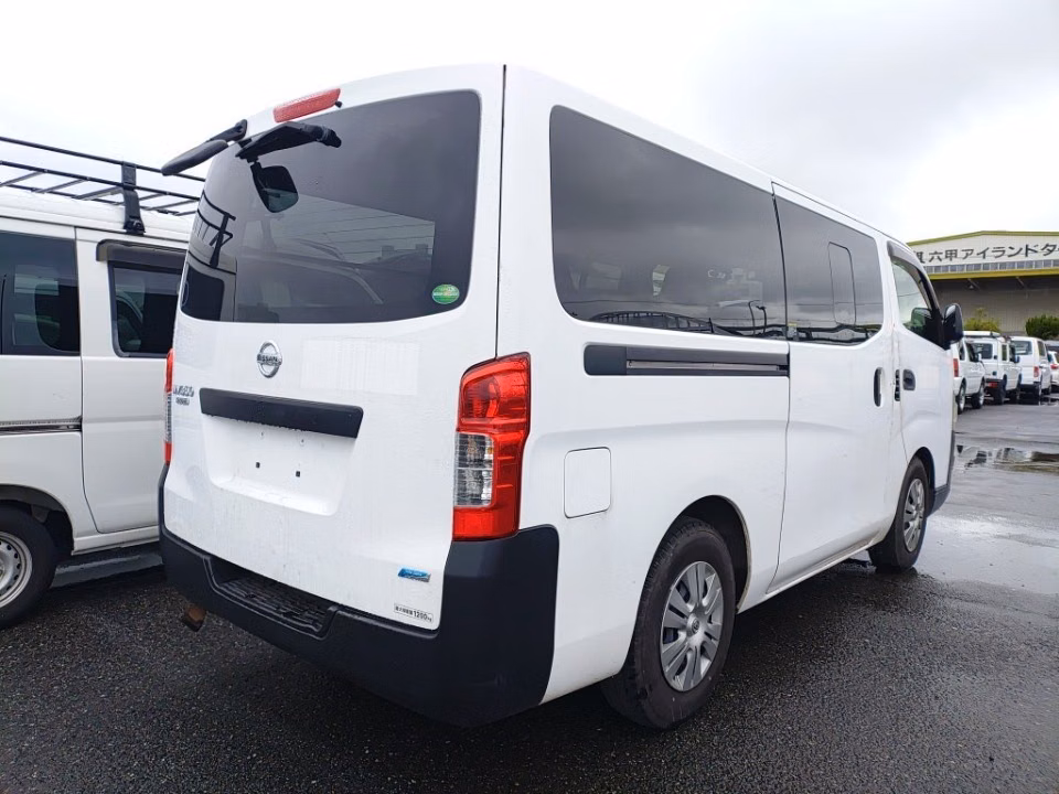 NISSAN NV350 CARAVAN