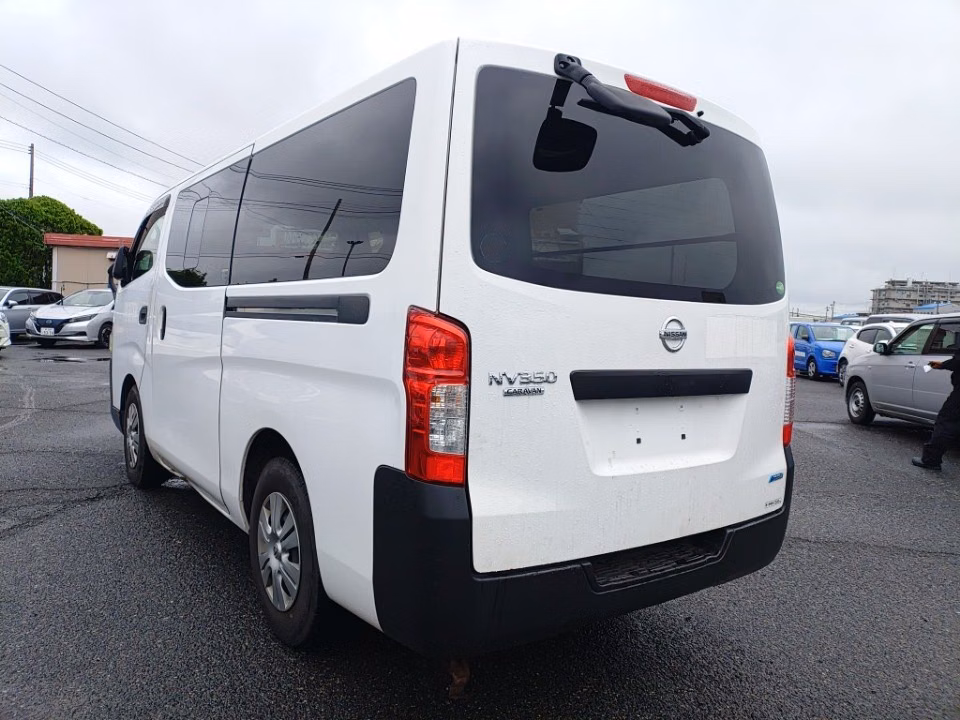 NISSAN NV350 CARAVAN