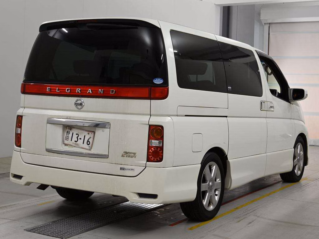 NISSAN ELGRAND