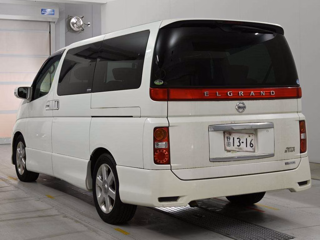 NISSAN ELGRAND