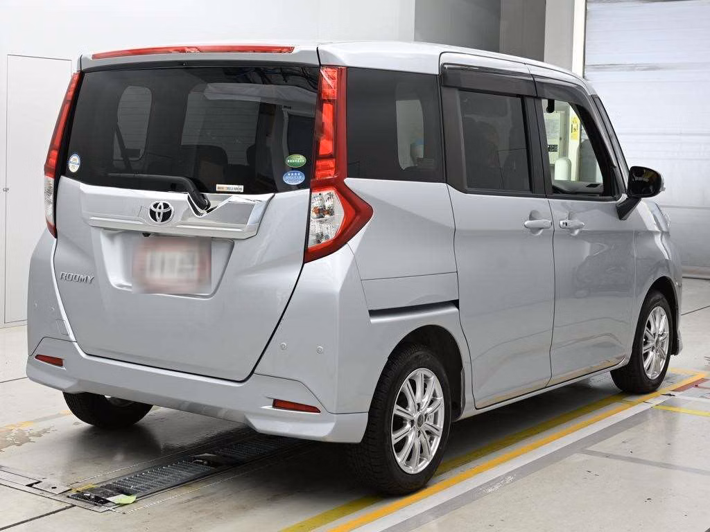 TOYOTA ROOMY