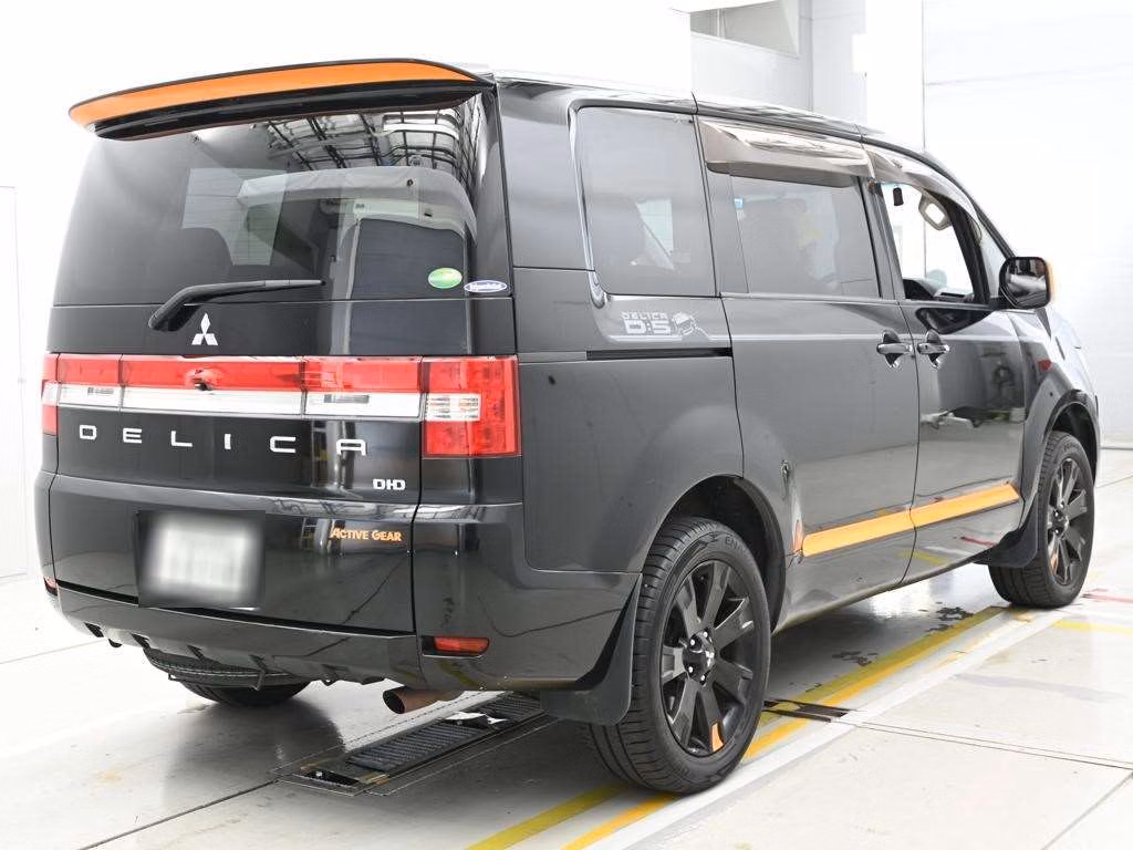 MITSUBISHI DELICA D:5