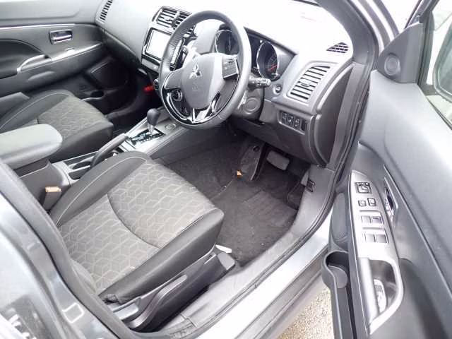 MITSUBISHI RVR