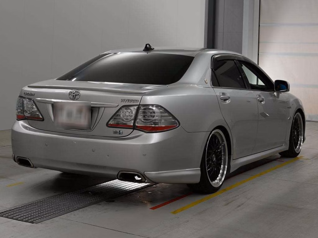 TOYOTA CROWN