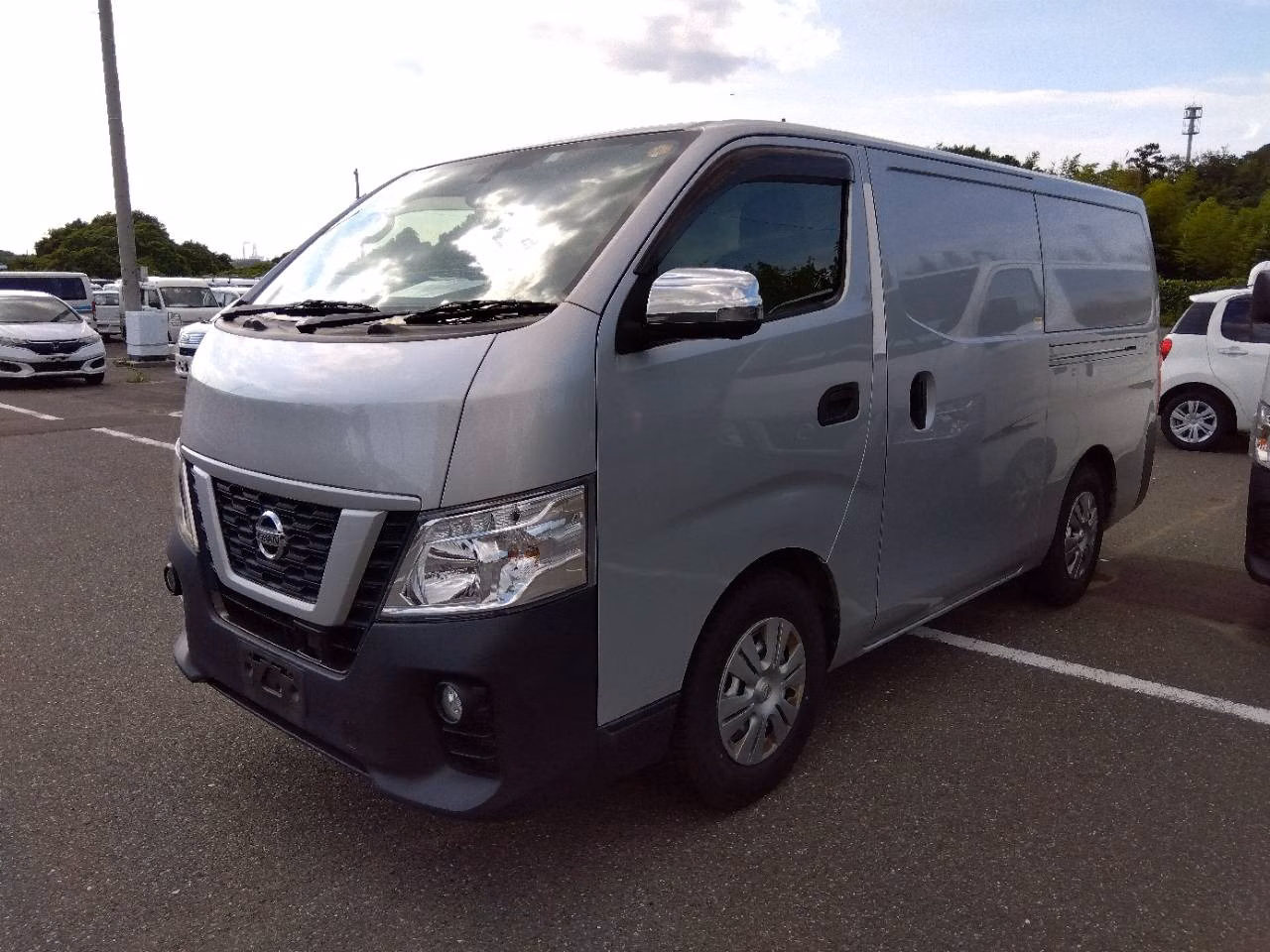 NISSAN NV350 CARAVAN