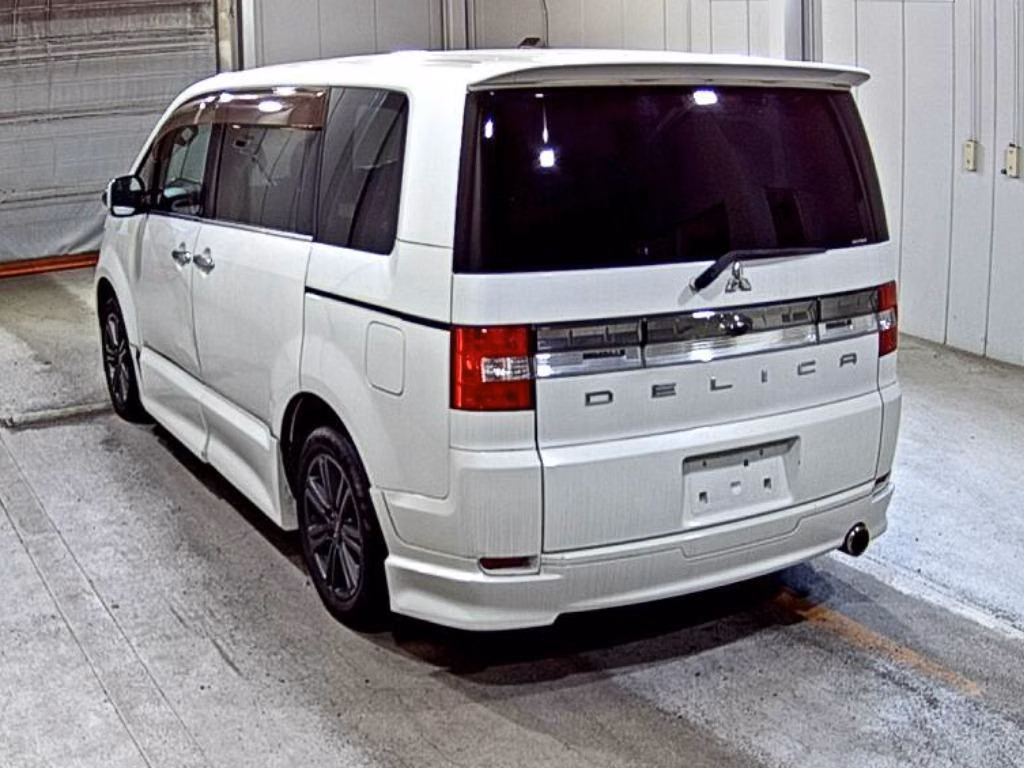 MITSUBISHI DELICA D:5