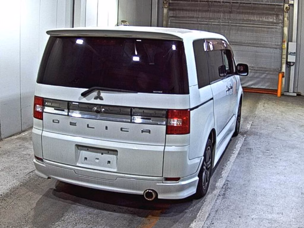 MITSUBISHI DELICA D:5