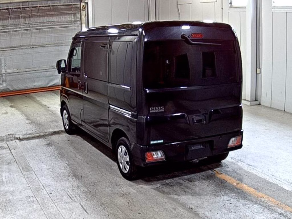TOYOTA PIXIS VAN
