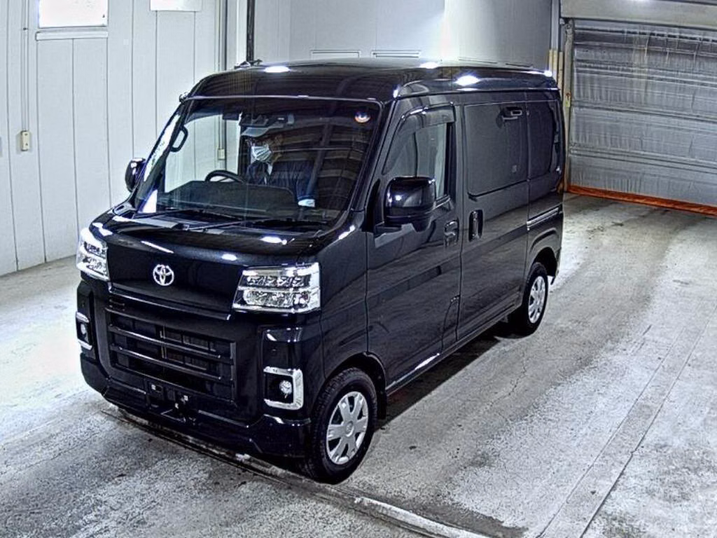TOYOTA PIXIS VAN