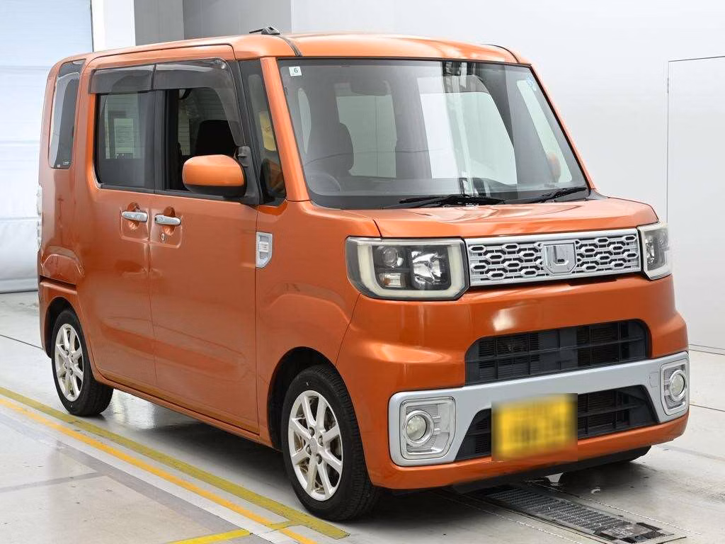 DAIHATSU WAKE