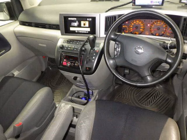NISSAN ELGRAND