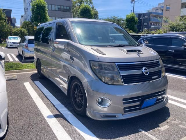 NISSAN ELGRAND