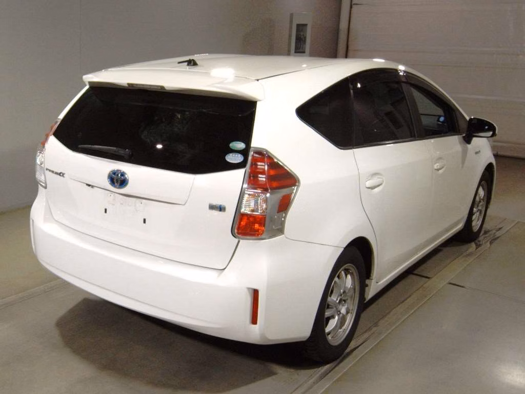 TOYOTA PRIUS ALPHA