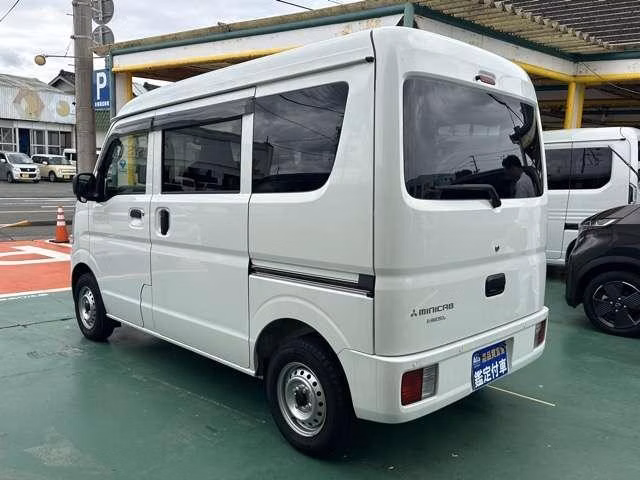 MITSUBISHI MINICAB
