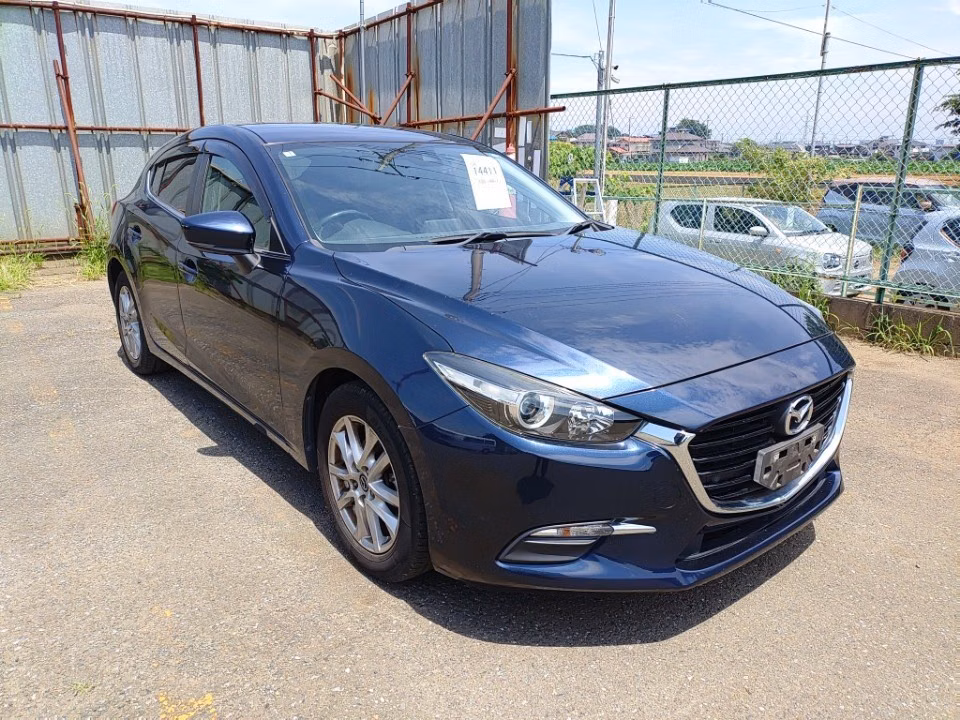 MAZDA AXELA