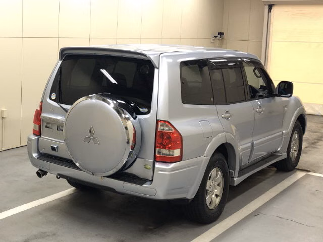 MITSUBISHI PAJERO