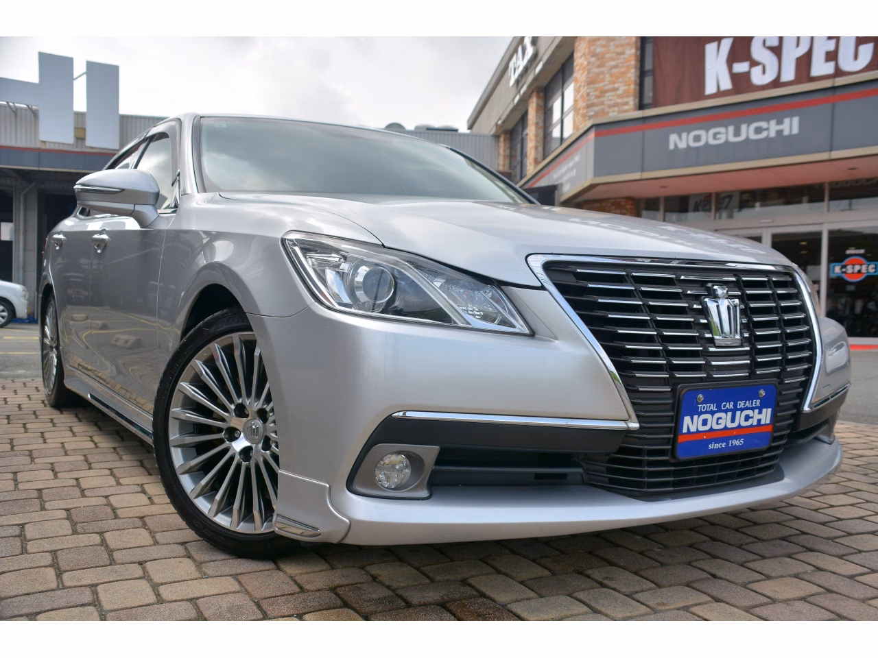 TOYOTA CROWN