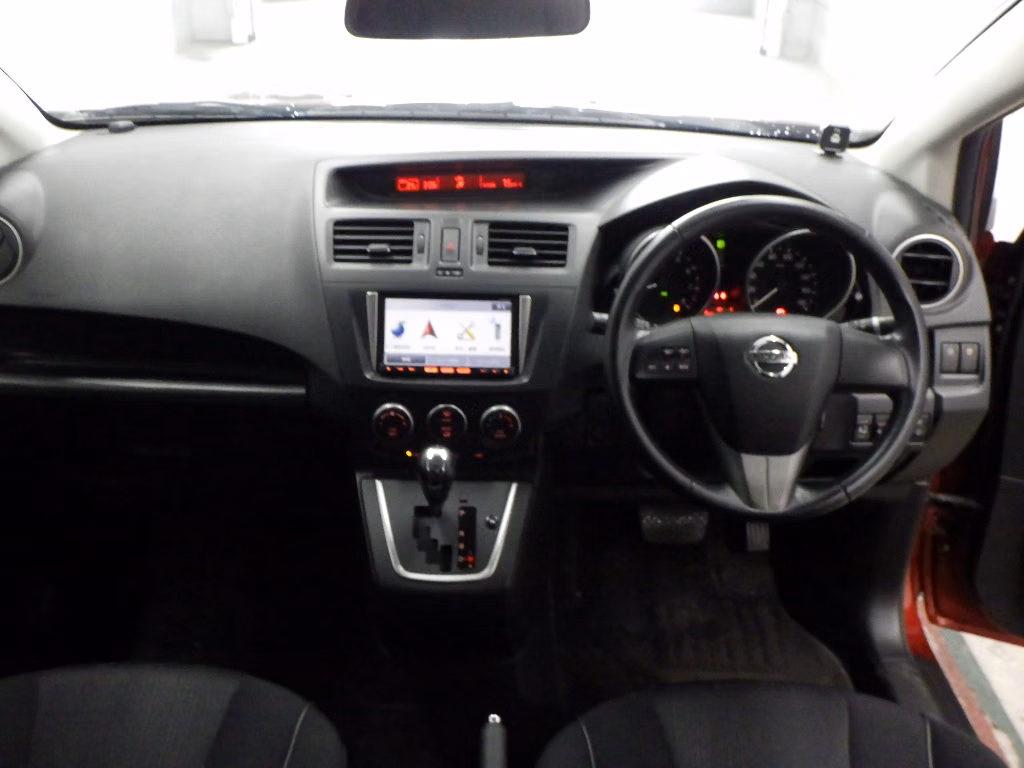 NISSAN LAFESTA