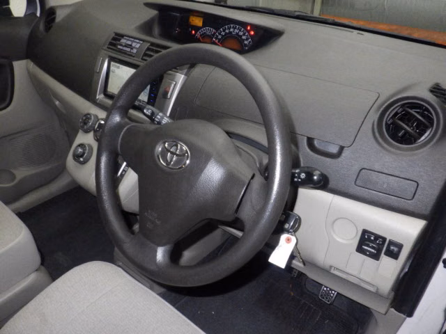 TOYOTA PASSO SETTE