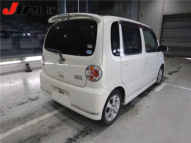DAIHATSU MOVE LATTE