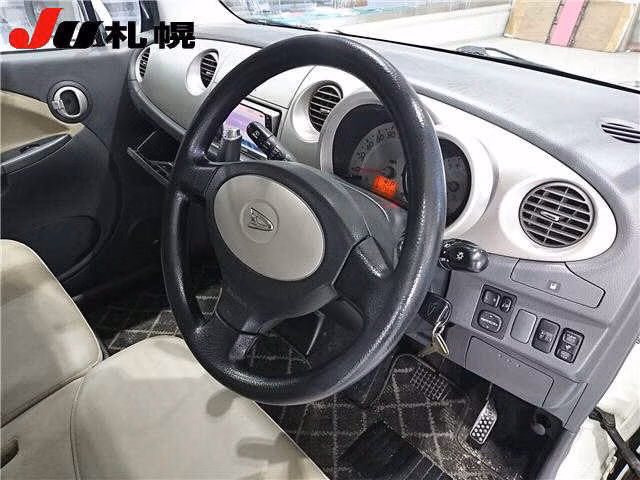 DAIHATSU MOVE LATTE