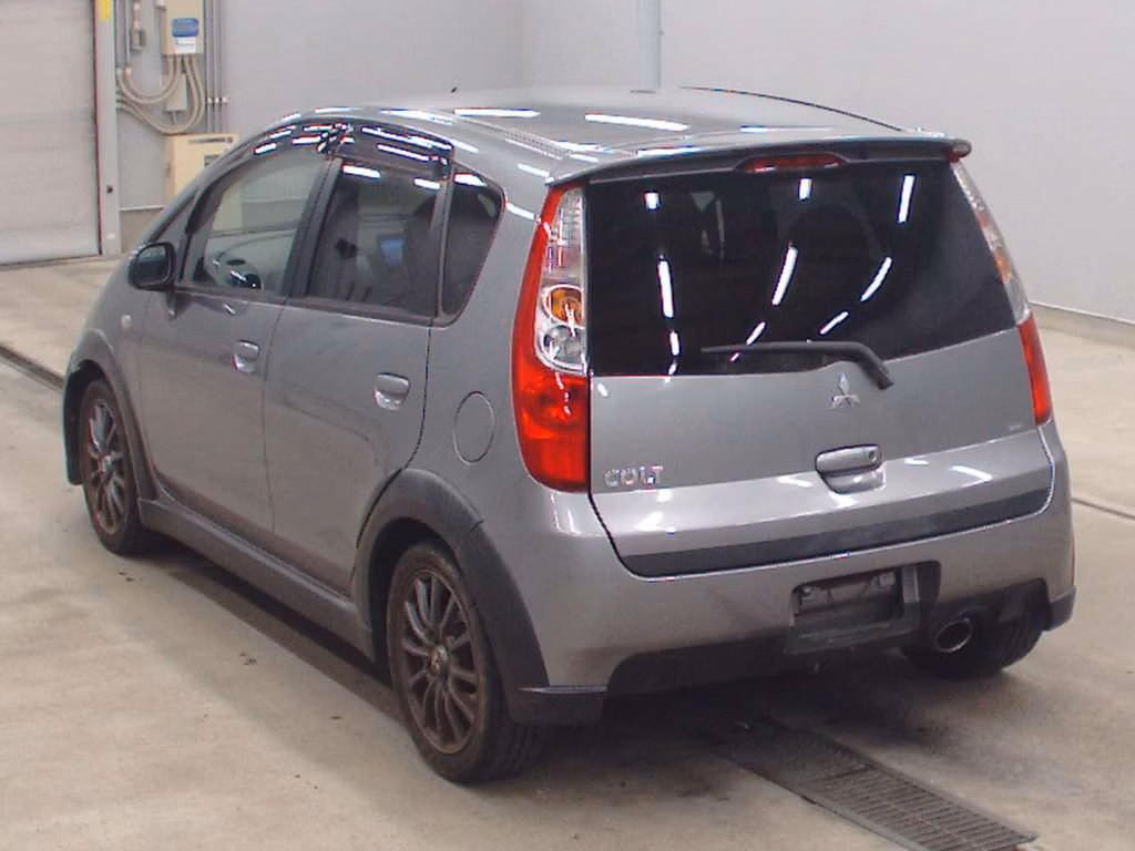 MITSUBISHI COLT