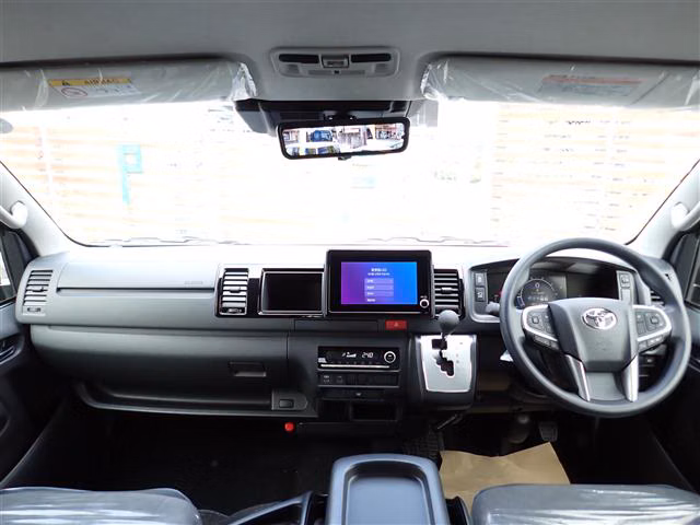 TOYOTA HIACE