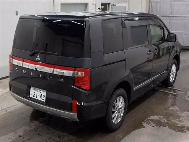 MITSUBISHI DELICA D:5