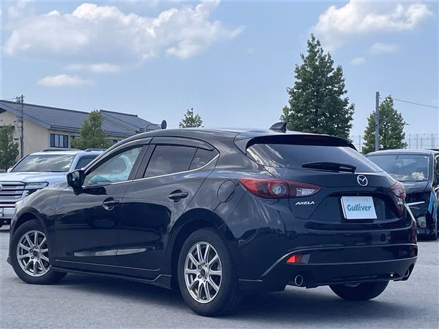 MAZDA AXELA