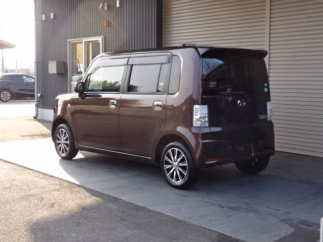 DAIHATSU MOVE CONTE