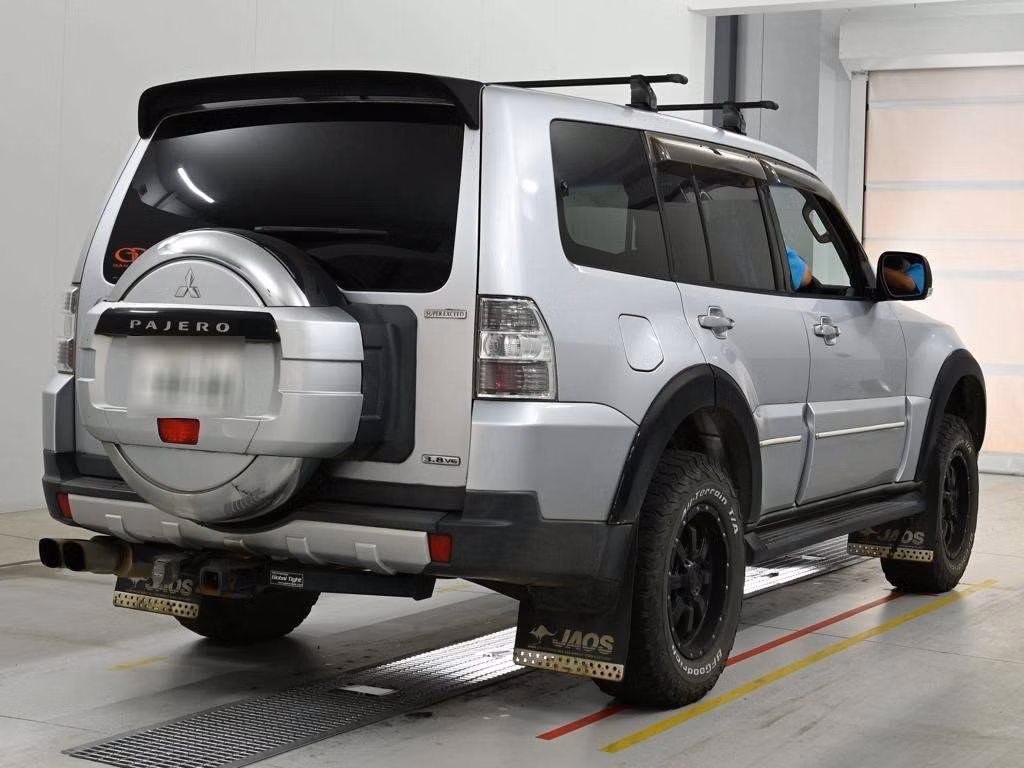 MITSUBISHI PAJERO
