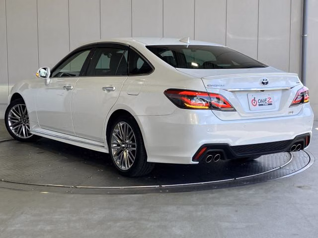 TOYOTA CROWN