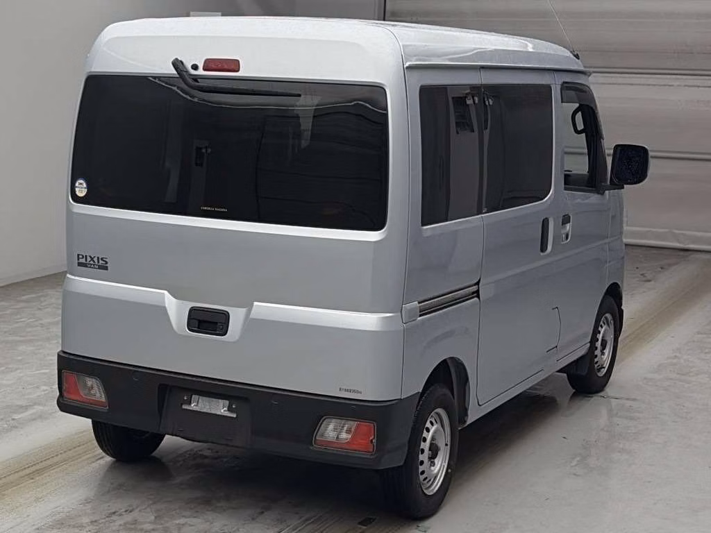 TOYOTA PIXIS VAN